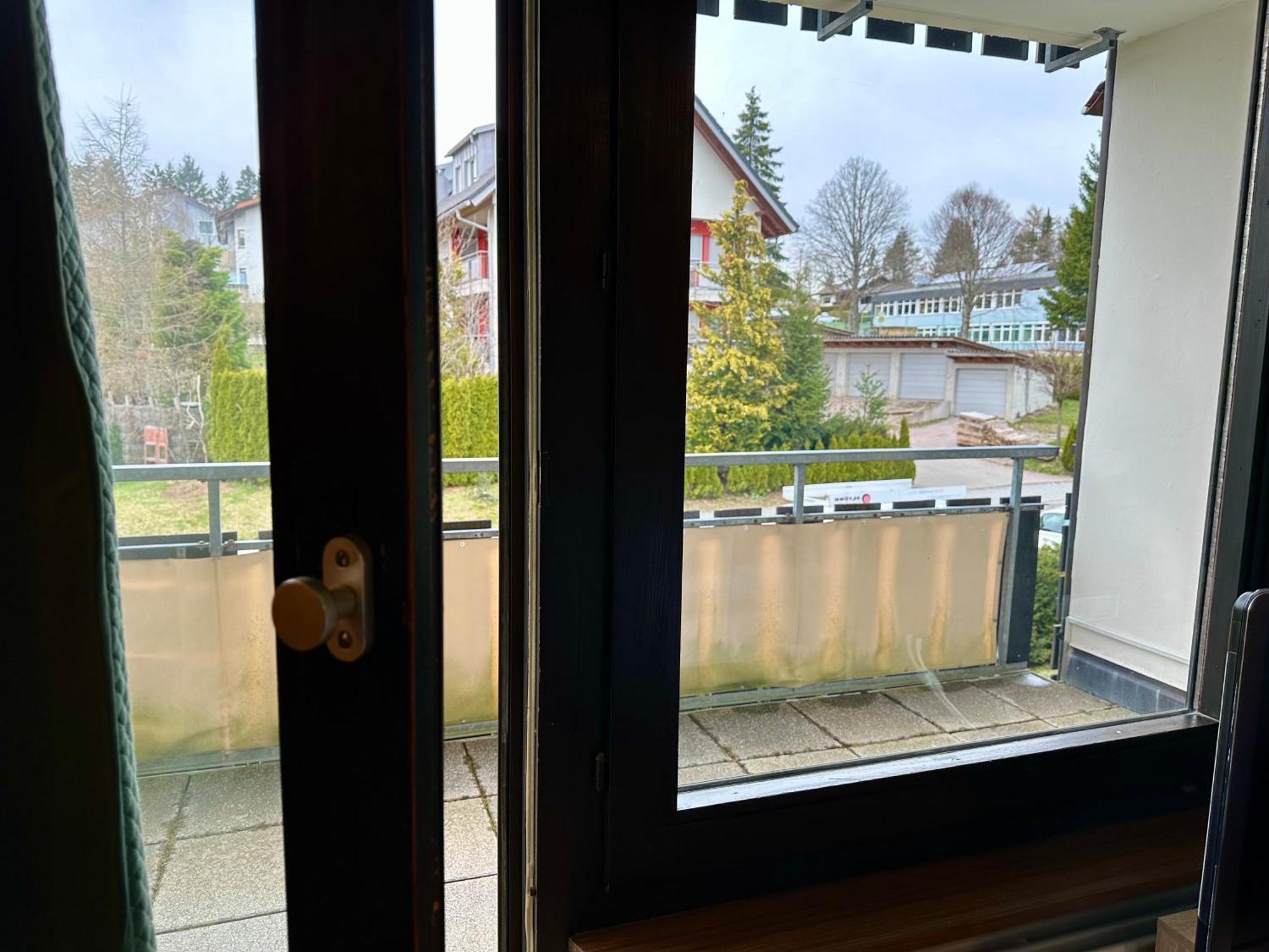 Gemuetliche Ferienwohnung Mit Kostenfreiem Pool Höchenschwand Buitenkant foto